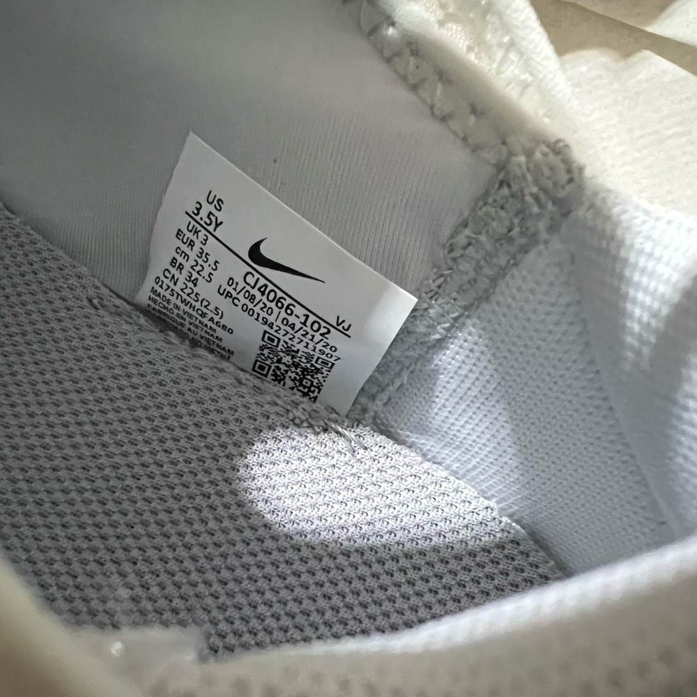 AIR MAX 2090 GS
"Triple White" CJ4066-102 - Picture 10 of 11